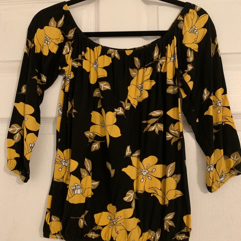 Ava Sky black and yellow off the shoulder top